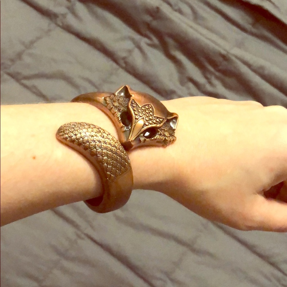 Fox cuff